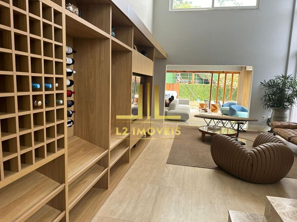 Casa à venda com 4 quartos, 600m² - Foto 4