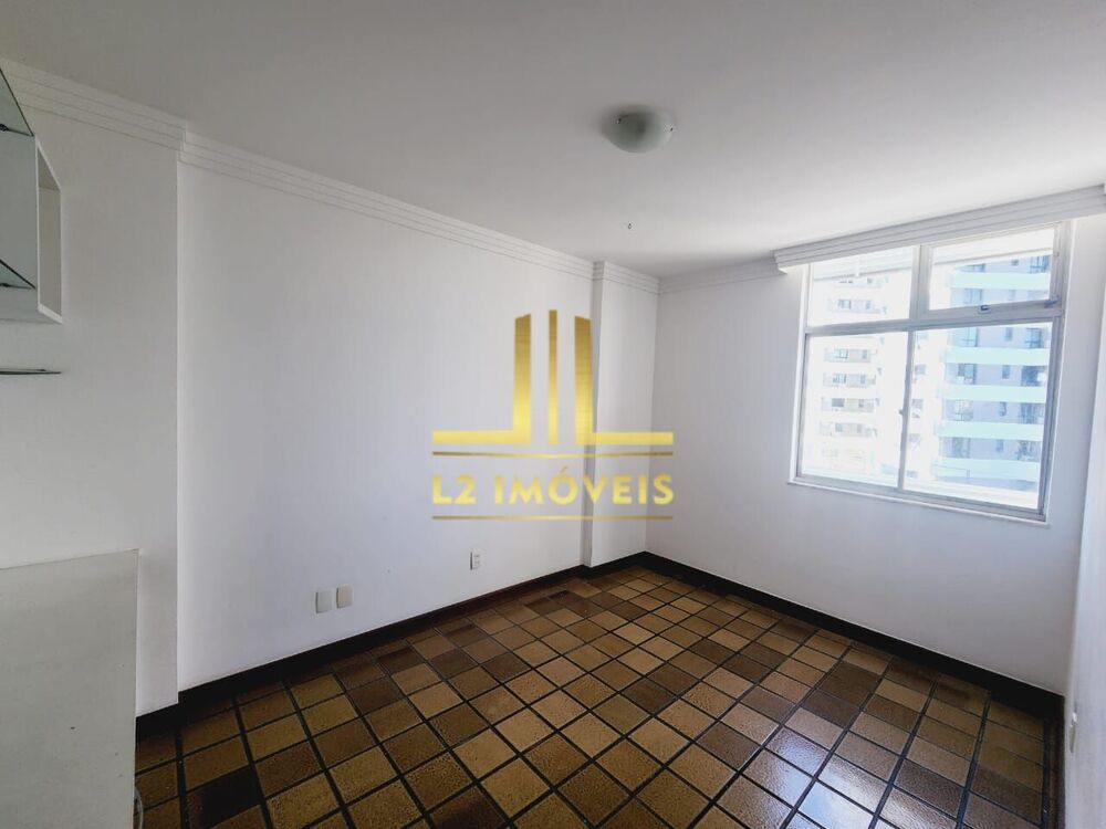 Apartamento à venda com 3 quartos, 108m² - Foto 2