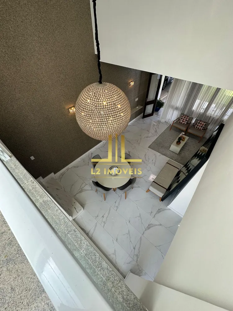 Casa, 5 quartos, 1370 m² - Foto 1