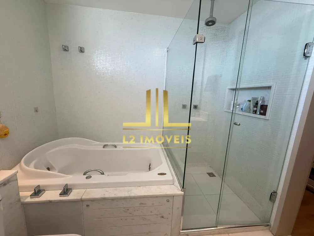 Apartamento, 3 quartos, 210 m² - Foto 1