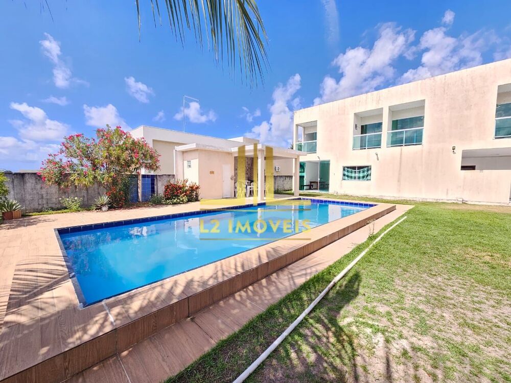 Casa à venda com 5 quartos, 200m² - Foto 1
