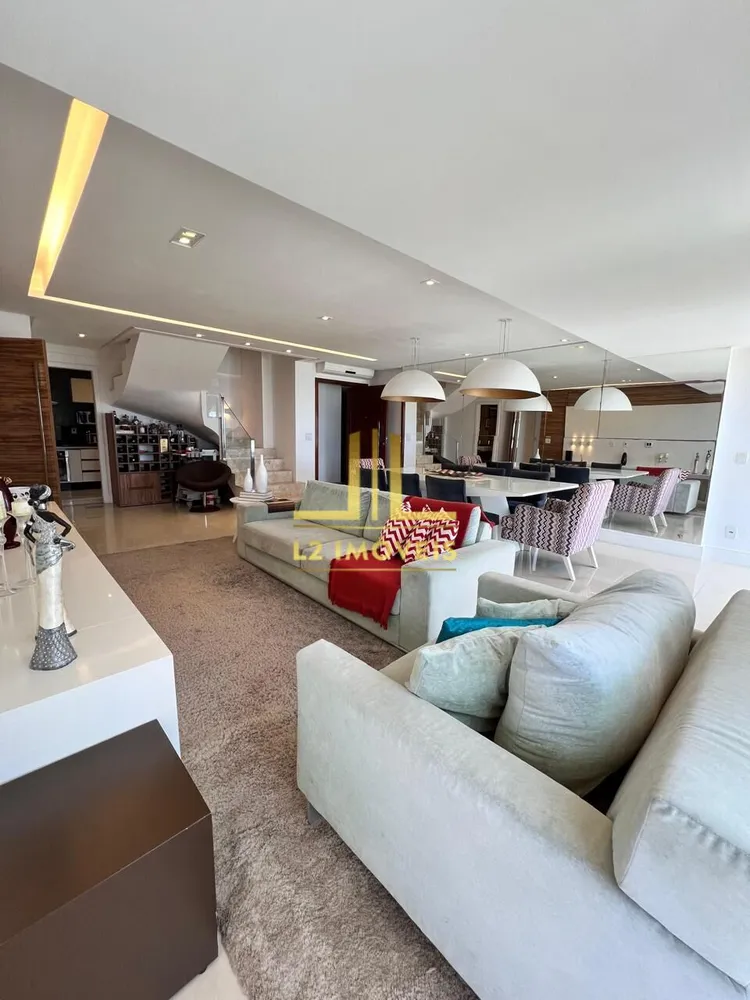 Cobertura, 3 quartos, 233 m² - Foto 3