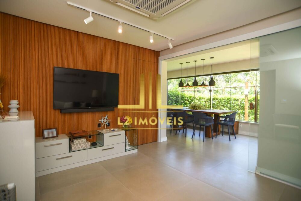 Apartamento à venda com 3 quartos, 110m² - Foto 1