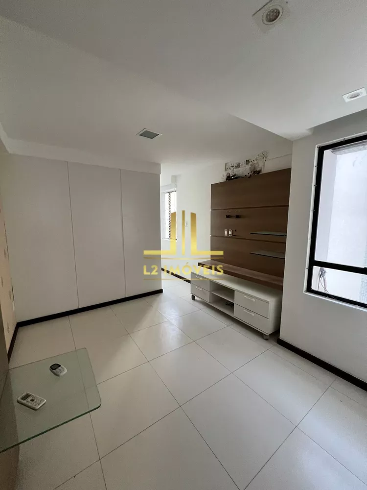 Apartamento à venda com 3 quartos, 128m² - Foto 2