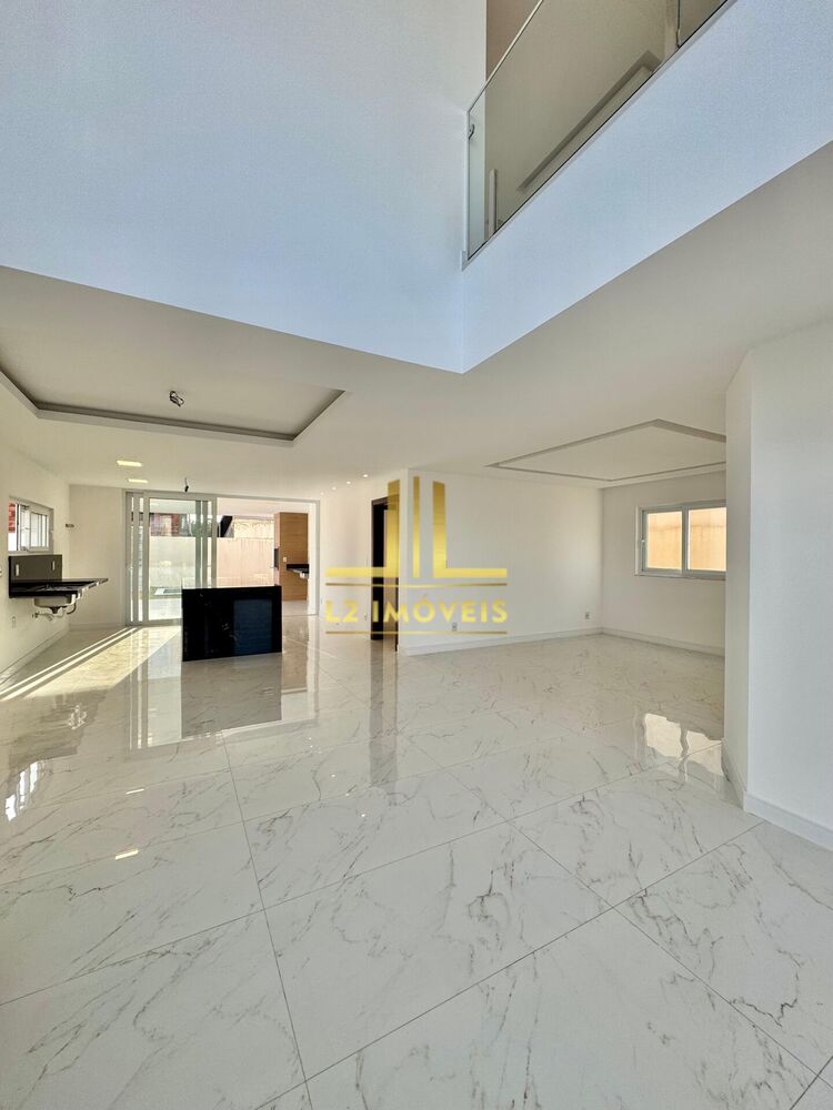 Casa à venda com 5 quartos, 266m² - Foto 3