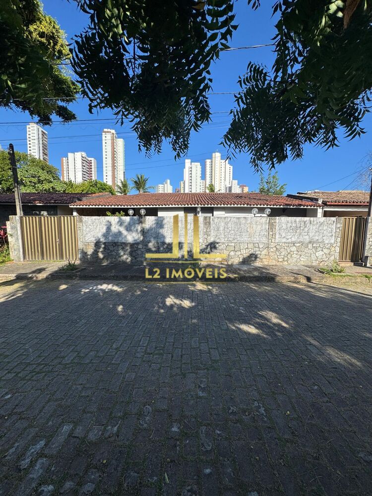 Casa, 7 quartos, 200 m² - Foto 1