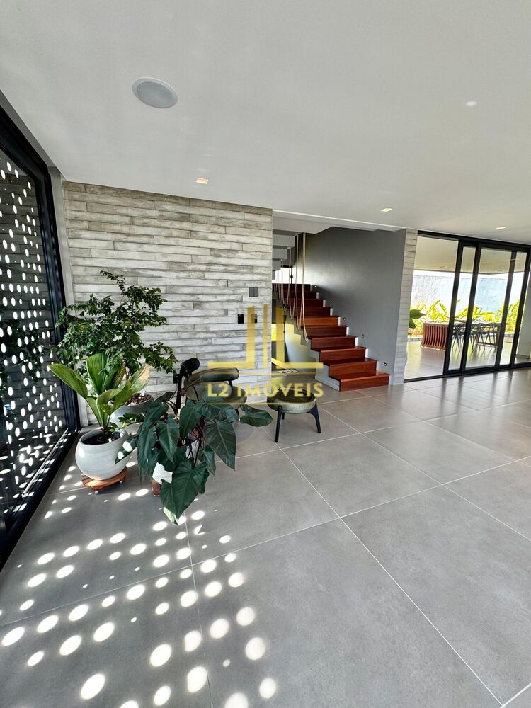 Casa à venda com 4 quartos, 350m² - Foto 2
