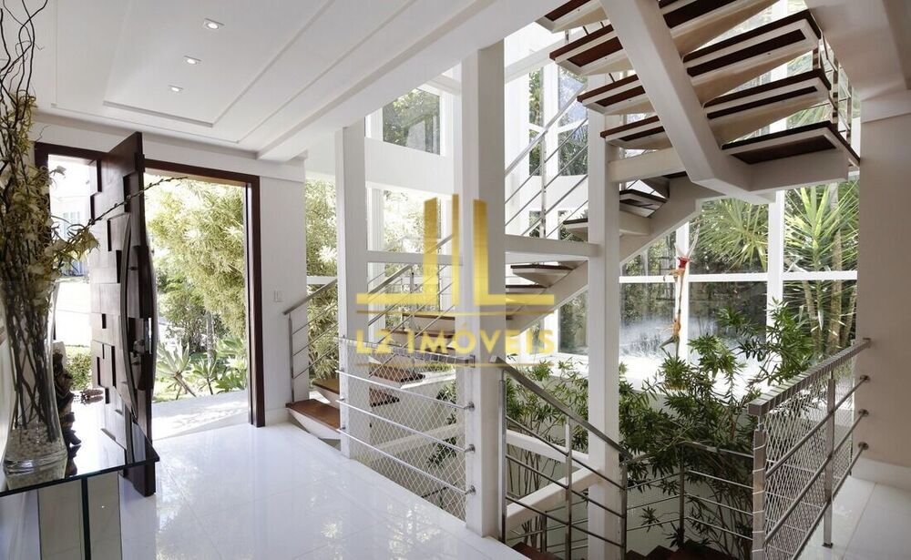 Casa à venda com 4 quartos, 1200m² - Foto 4
