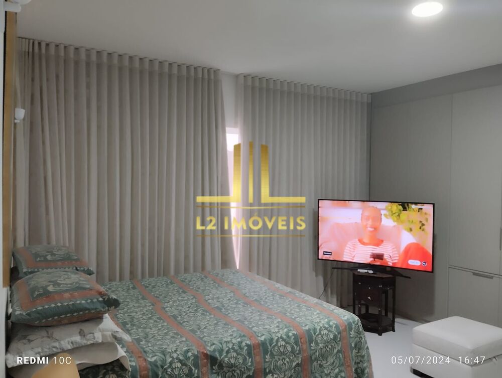 Casa à venda com 4 quartos, 320m² - Foto 2