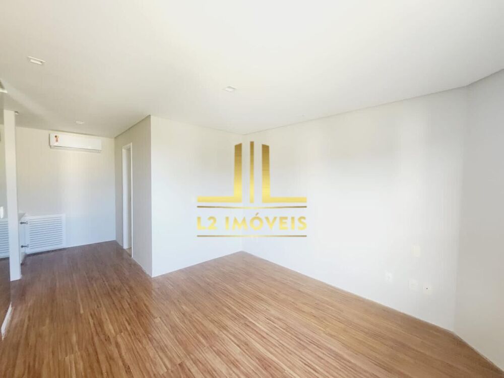 Casa à venda com 3 quartos, 240m² - Foto 2