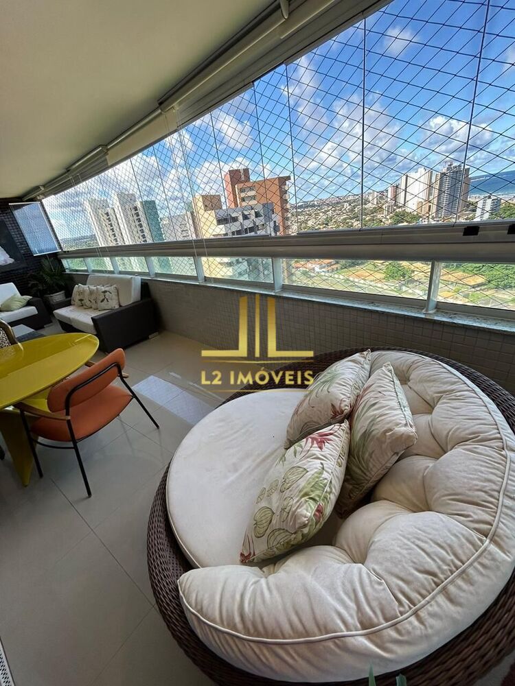 Apartamento à venda com 4 quartos, 207m² - Foto 1
