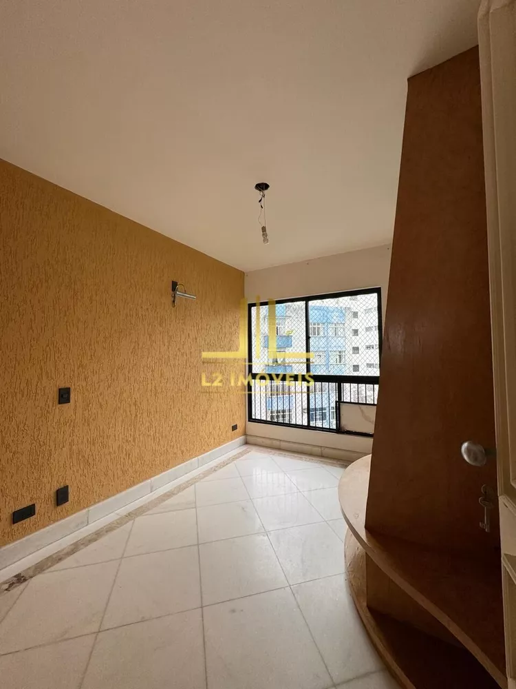 Apartamento à venda com 4 quartos, 156m² - Foto 2