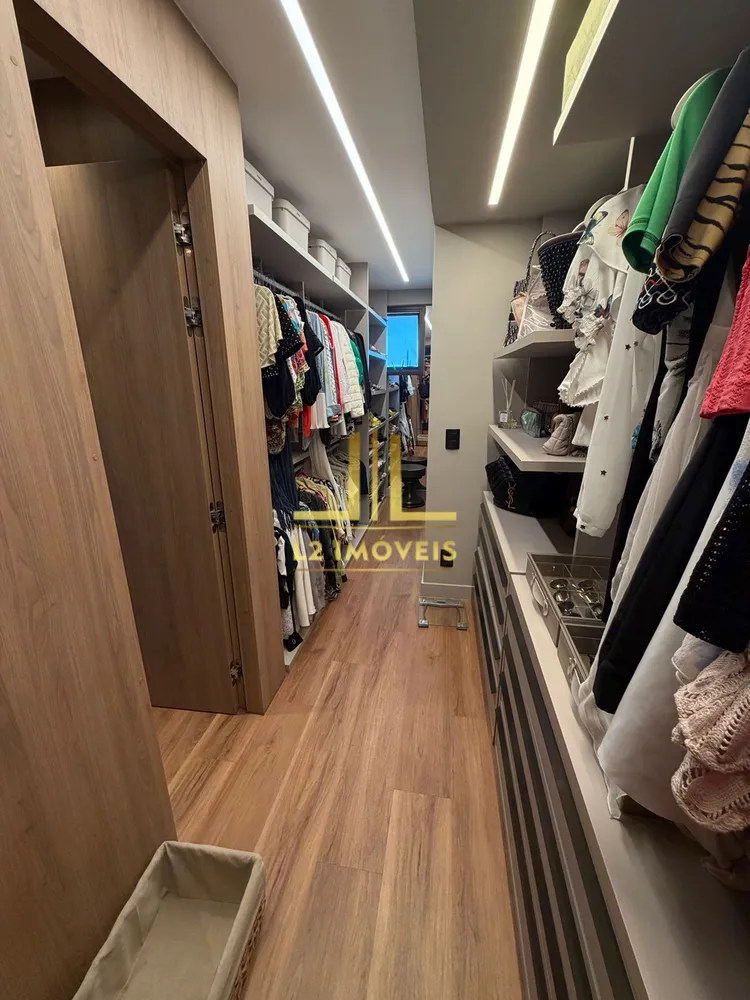 Apartamento, 3 quartos, 212 m² - Foto 1