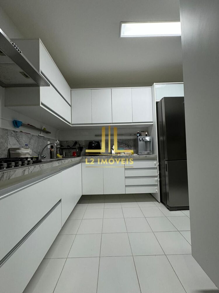 Apartamento à venda com 3 quartos, 156m² - Foto 3