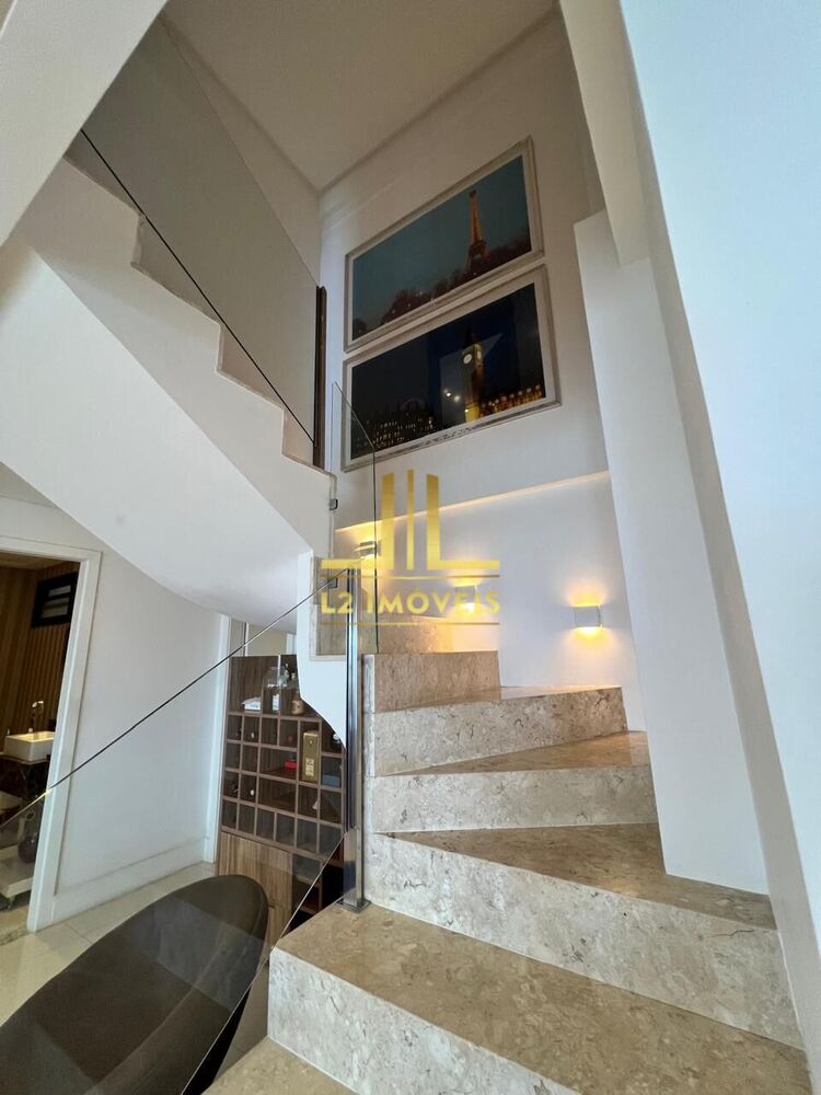 Cobertura à venda com 3 quartos, 233m² - Foto 2