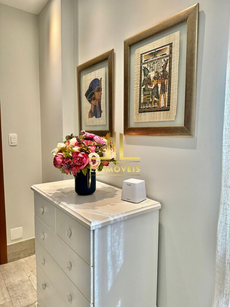 Apartamento à venda com 4 quartos, 225m² - Foto 2