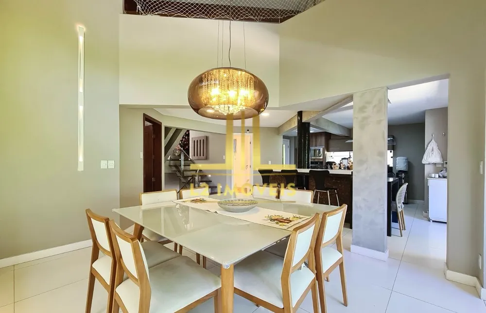 Casa, 4 quartos, 266 m² - Foto 2