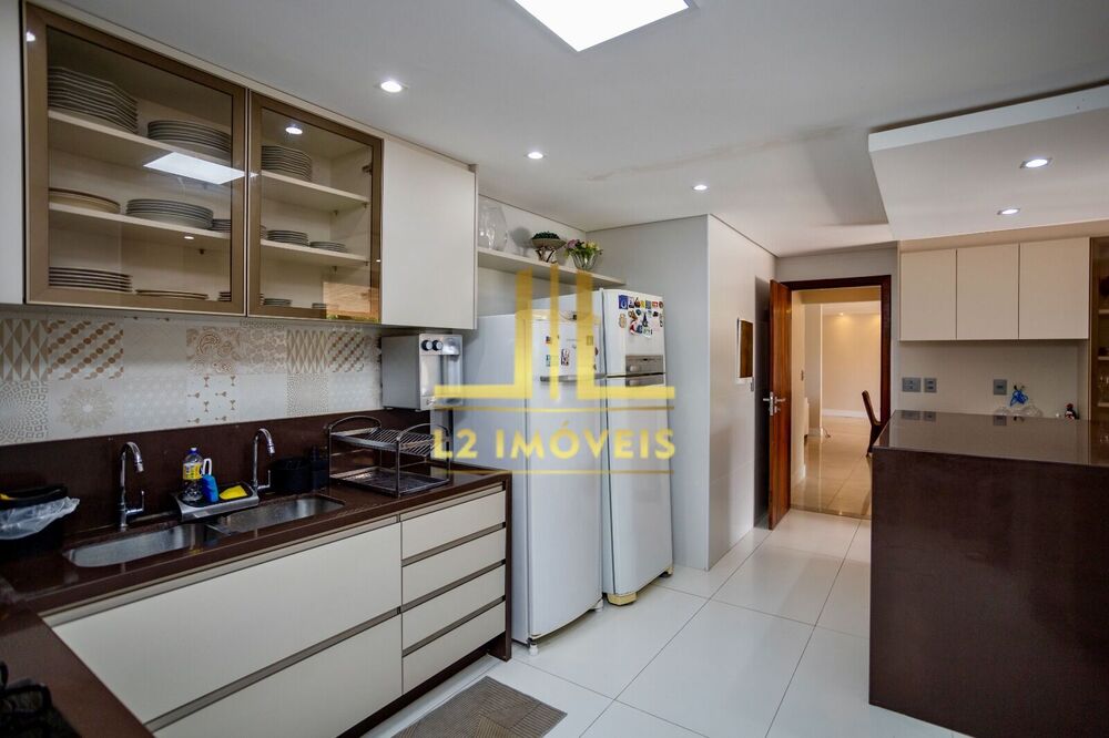 Casa à venda com 4 quartos, 380m² - Foto 16