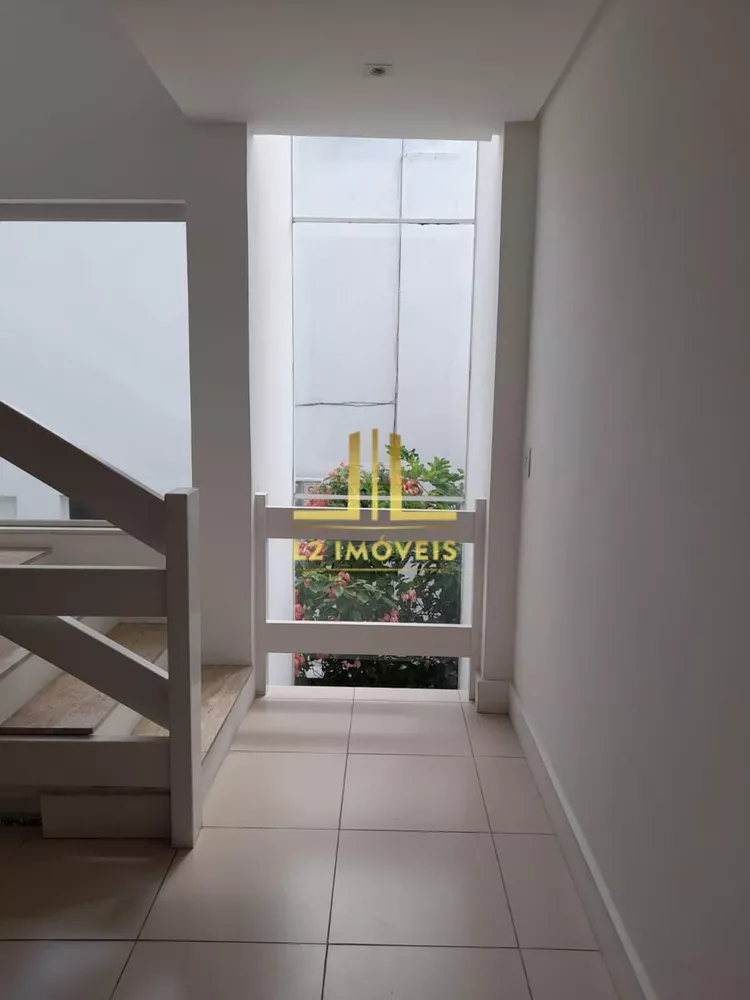 Casa à venda com 6 quartos, 600m² - Foto 28