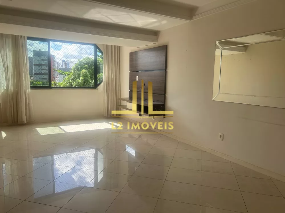 Apartamento à venda com 4 quartos, 143m² - Foto 2