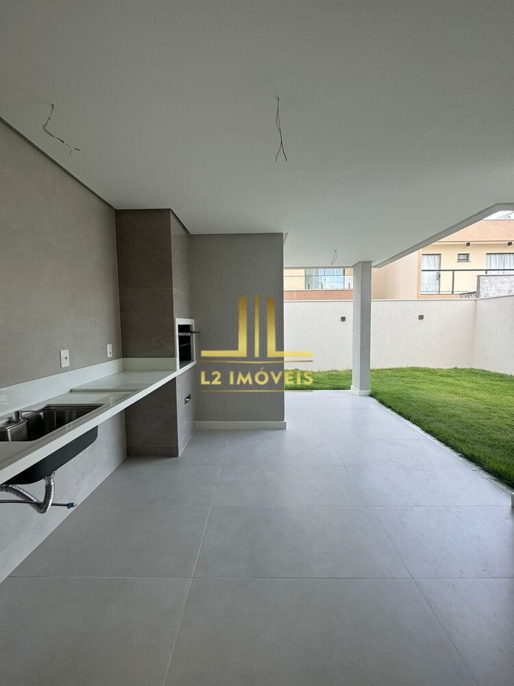 Casa de Condomínio à venda com 4 quartos, 180m² - Foto 2