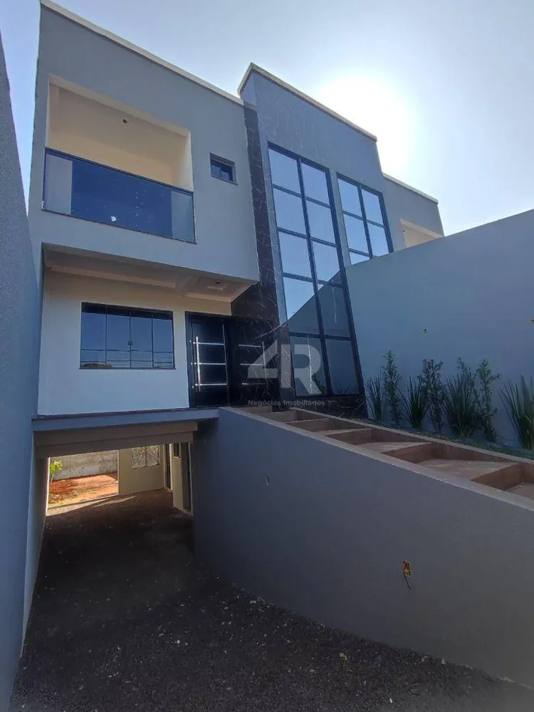 Sobrado, 3 quartos, 200 m² - Foto 1