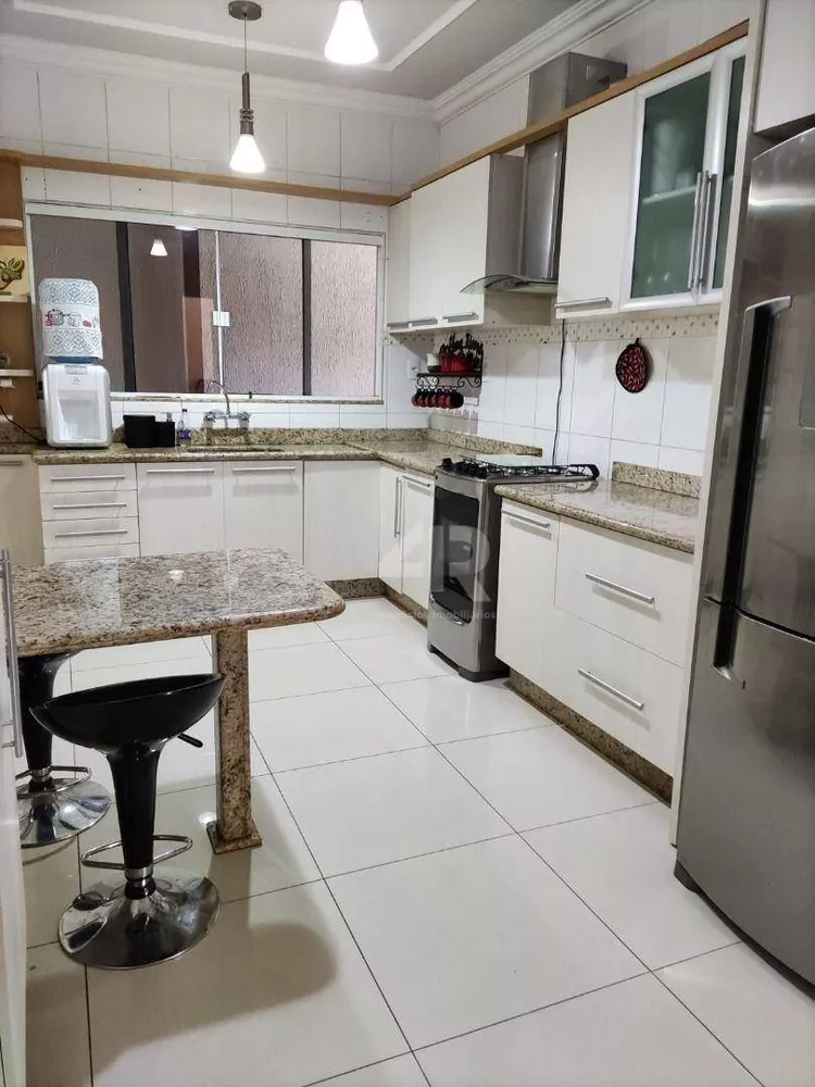 Sobrado à venda com 3 quartos, 179m² - Foto 3