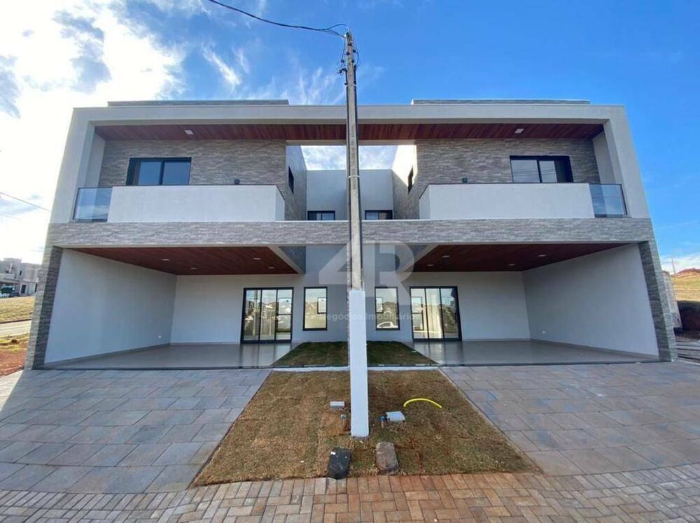 Sobrado à venda com 3 quartos, 130m² - Foto 1