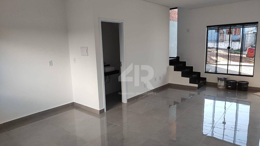 Sobrado à venda com 3 quartos, 74m² - Foto 2