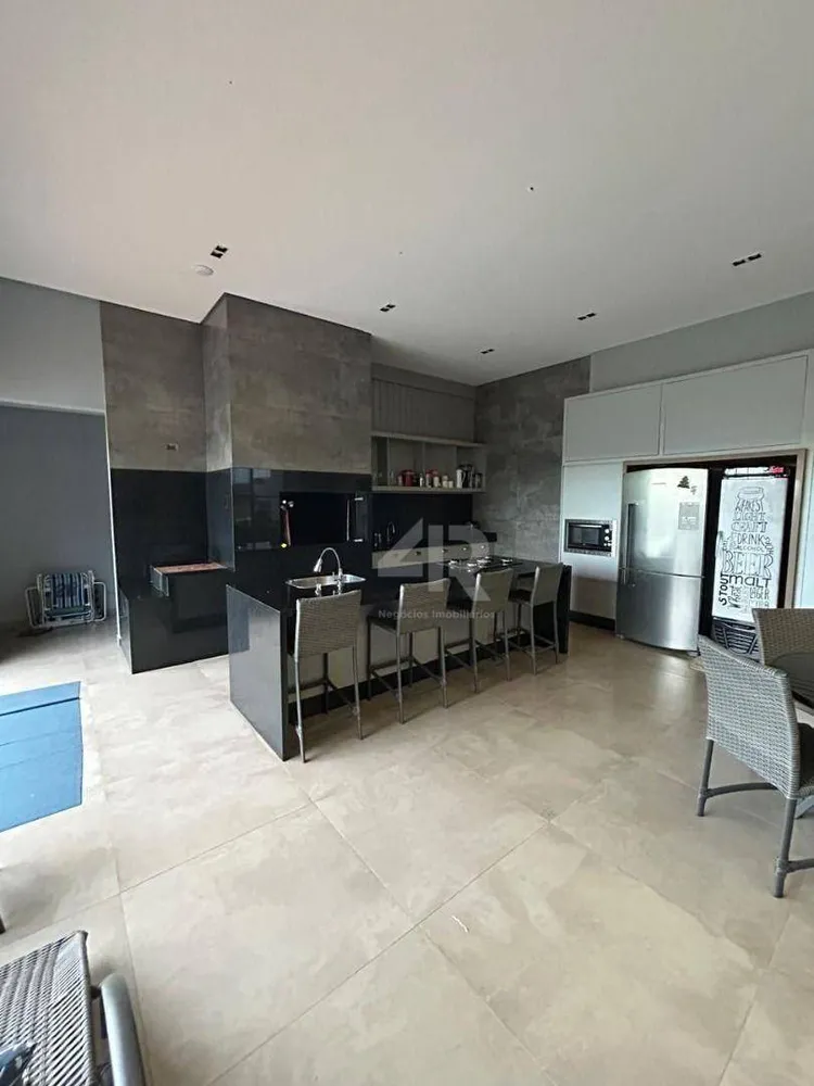Casa, 4 quartos, 230 m² - Foto 2