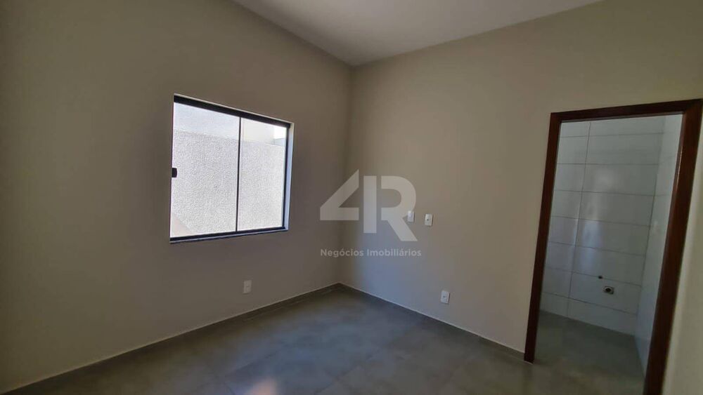 Casa à venda com 3 quartos, 73m² - Foto 4
