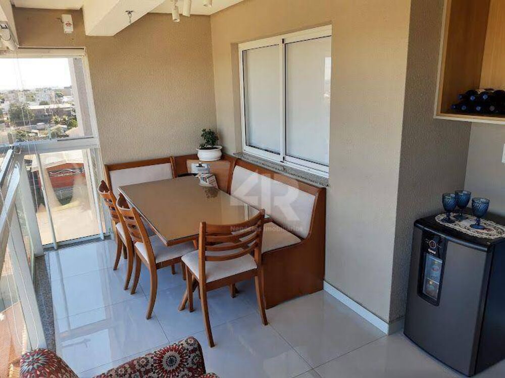 Apartamento à venda com 3 quartos, 98m² - Foto 3