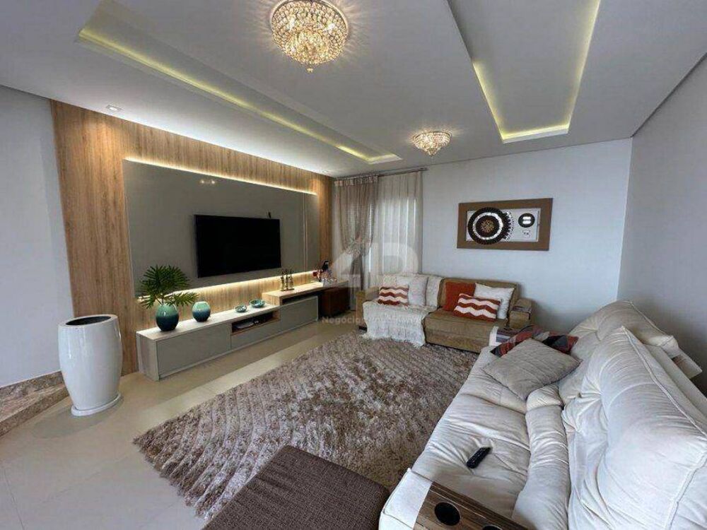 Casa, 3 quartos, 202 m² - Foto 1