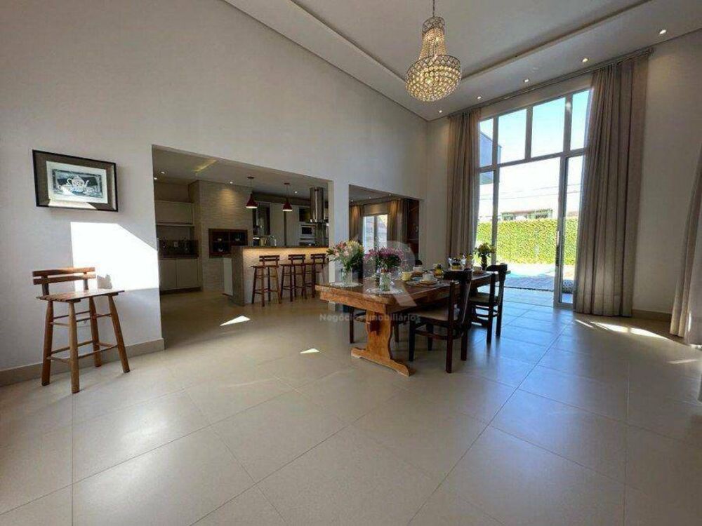 Casa, 3 quartos, 202 m² - Foto 2