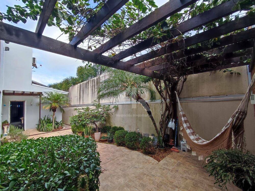 Casa, 2 quartos, 330 m² - Foto 1