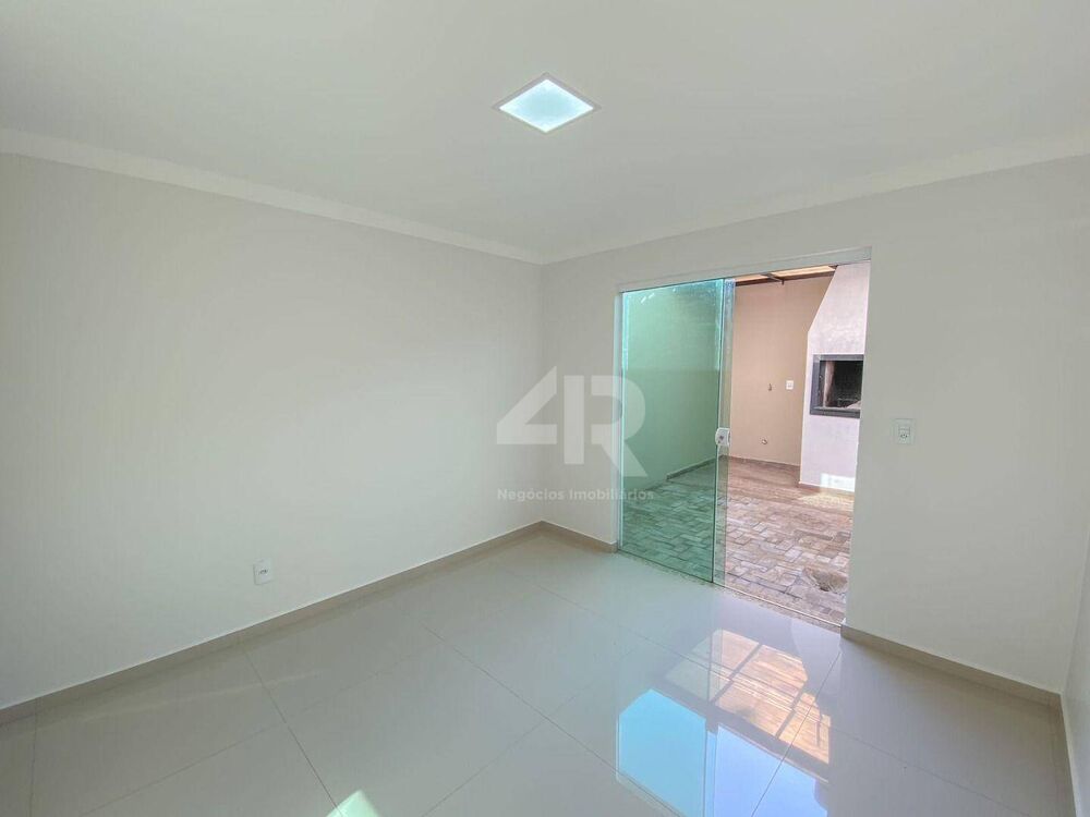 Casa à venda com 3 quartos, 82m² - Foto 8