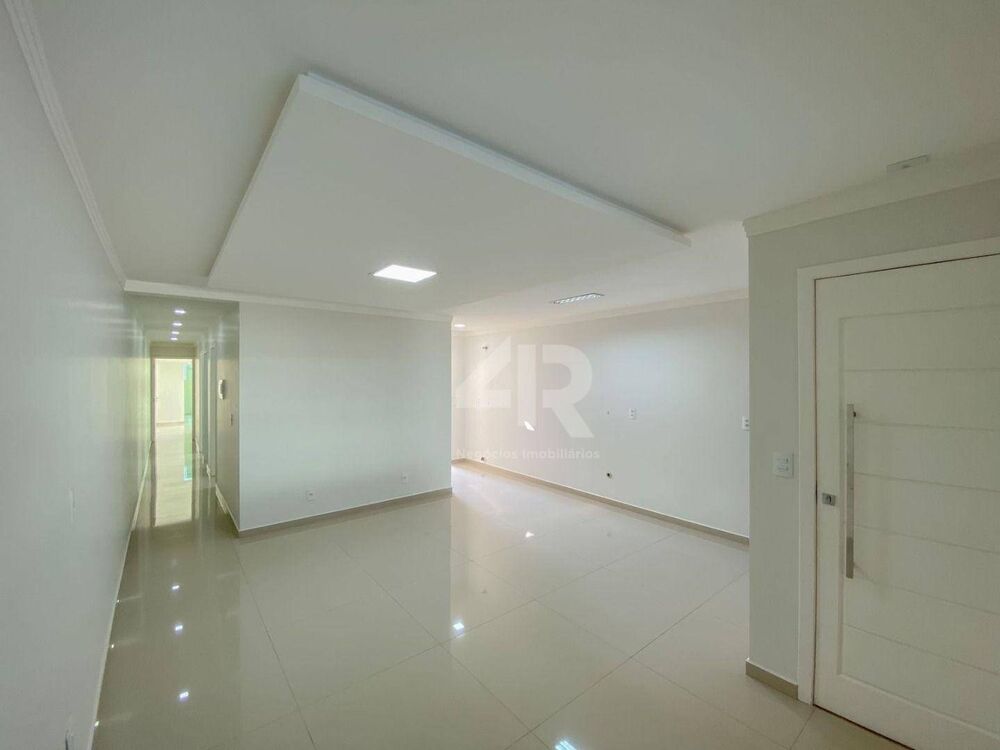 Casa à venda com 3 quartos, 82m² - Foto 2