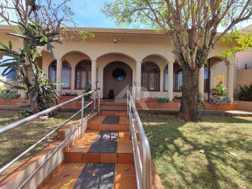 Casa, 3 quartos, 323 m² - Foto 1