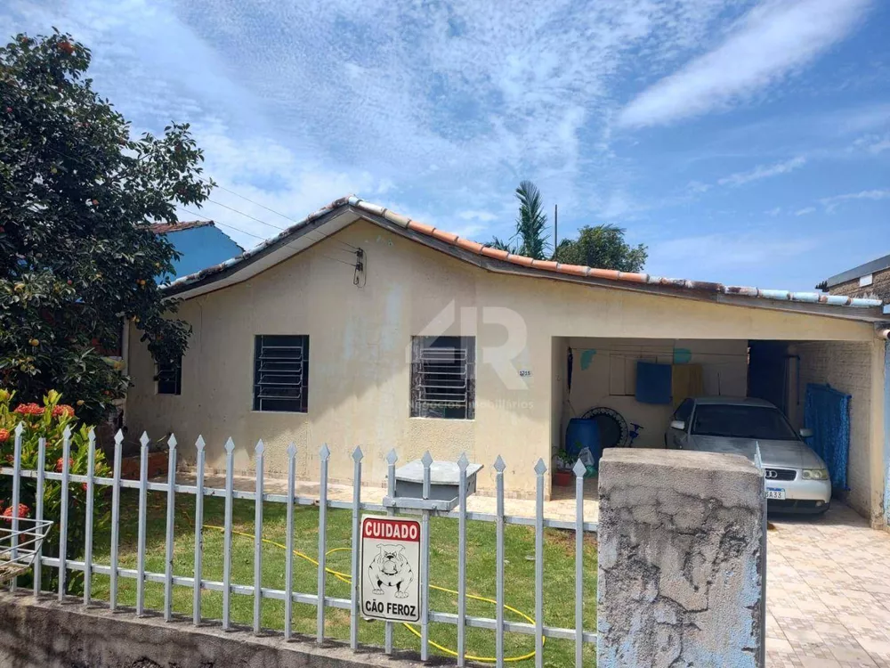 Casa à venda com 3 quartos, 100m² - Foto 1