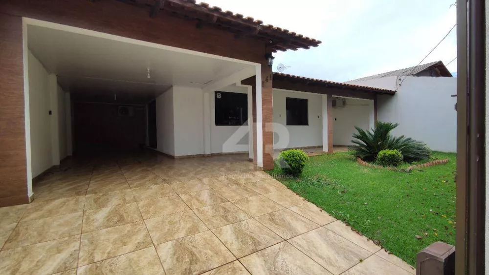 Casa à venda com 3 quartos, 180m² - Foto 2