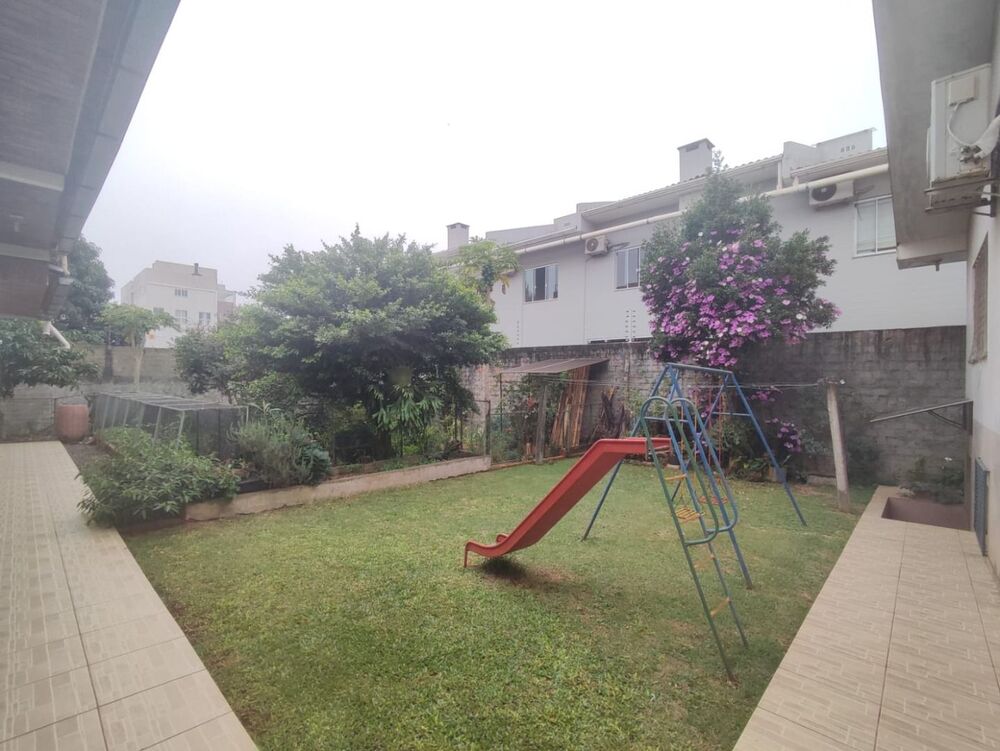 Casa, 5 quartos, 223 m² - Foto 3