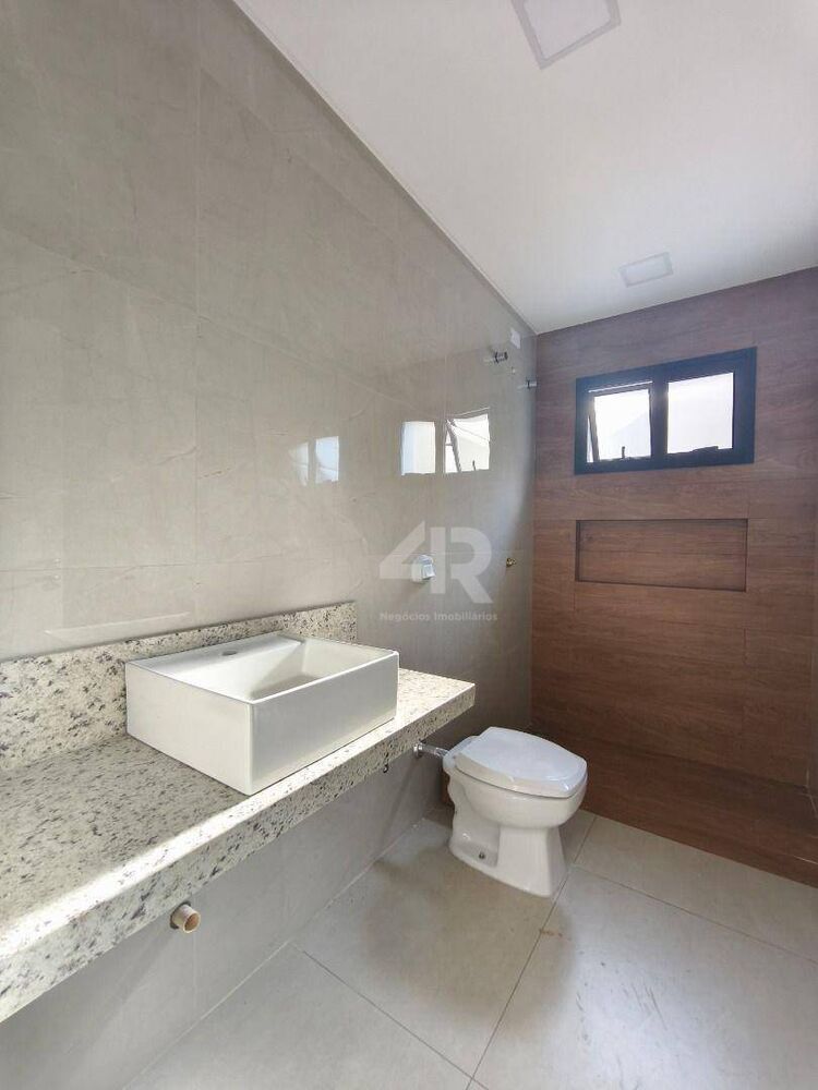 Sobrado, 3 quartos, 214 m² - Foto 1