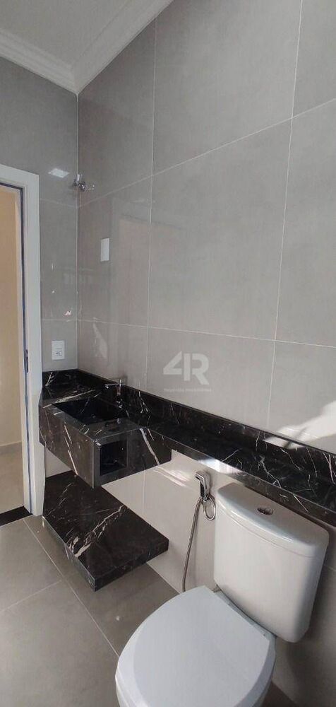 Casa à venda com 3 quartos, 94m² - Foto 14