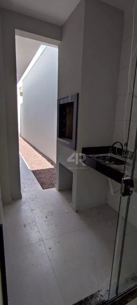 Casa à venda com 3 quartos, 75m² - Foto 4