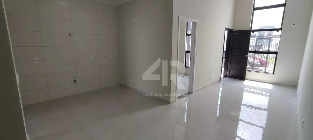 Casa à venda com 3 quartos, 75m² - Foto 2