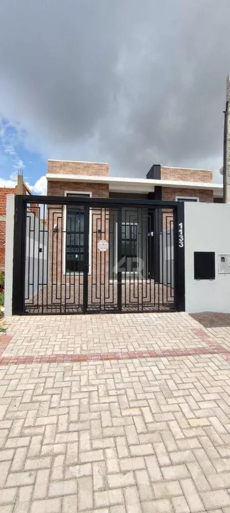 Casa à venda com 3 quartos, 75m² - Foto 1