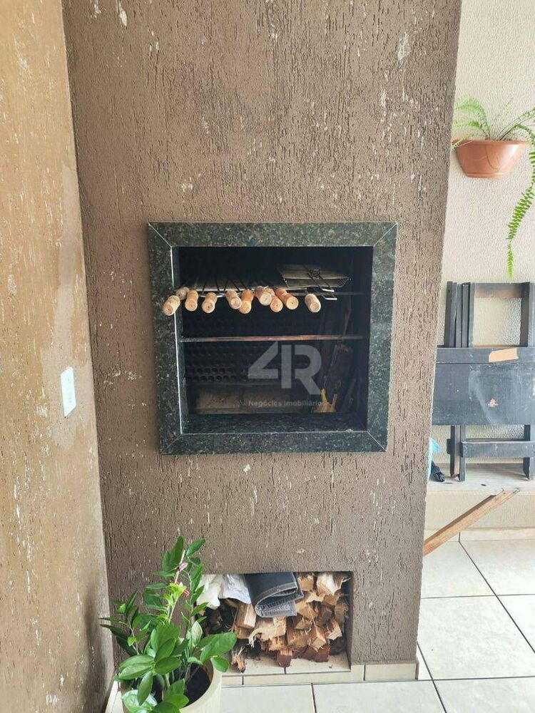 Casa à venda com 3 quartos, 75m² - Foto 2