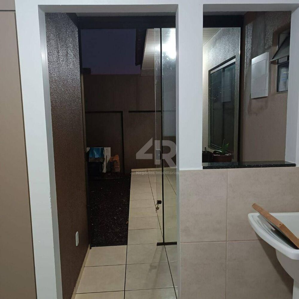 Casa à venda com 3 quartos, 75m² - Foto 10
