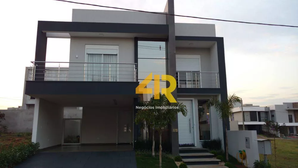 Sobrado à venda com 3 quartos, 214m² - Foto 1