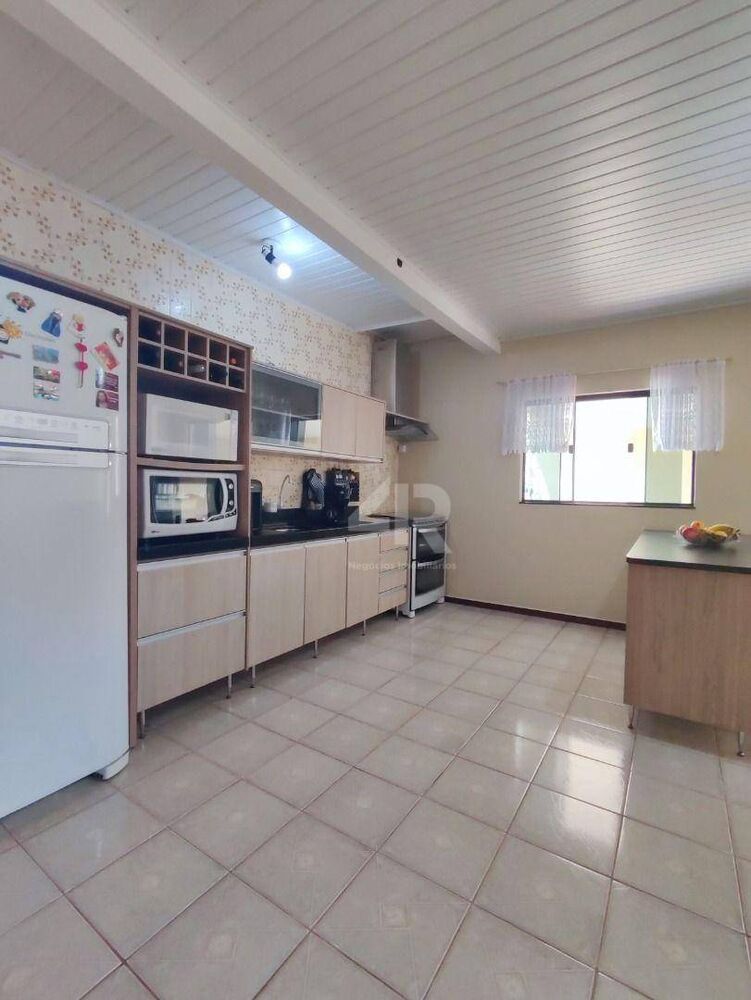 Casa, 4 quartos, 167 m² - Foto 1